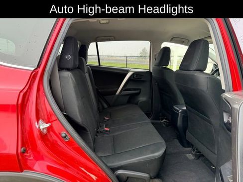 Used 2017 Toyota RAV4 LE image 10