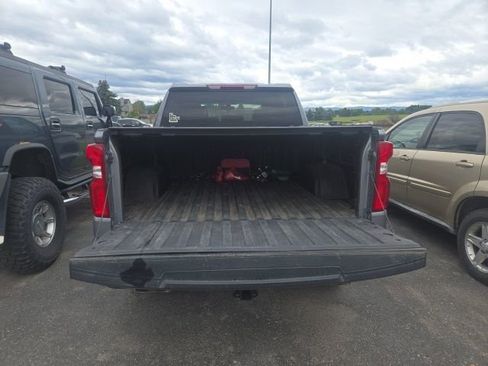 Used 2022 Chevrolet Silverado 1500 LT Trail Boss image 9