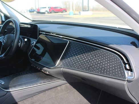 Used 2025 Mercedes-Benz E 350 Sedan image 29