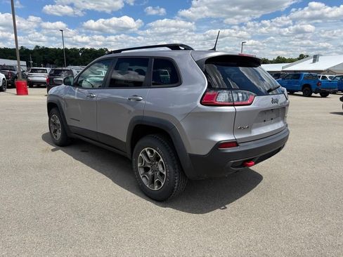 Used 2022 Jeep Cherokee Trailhawk w/ Premium Leather Package AWD/4WD image 8