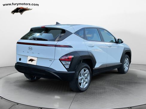 Used 2025 Hyundai Kona SE image 3