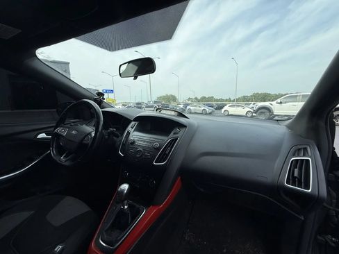 Used 2018 Ford Focus ST FWD image 13