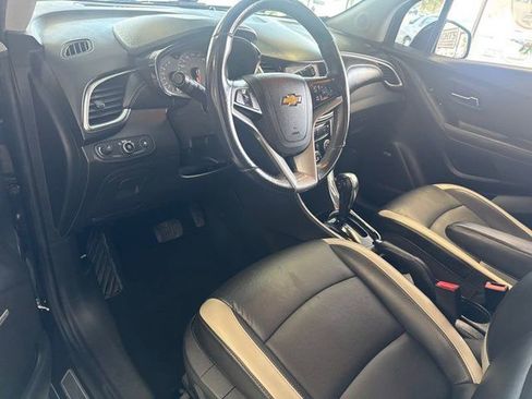 Used 2019 Chevrolet Trax Premier w/ Midnight Edition image 9