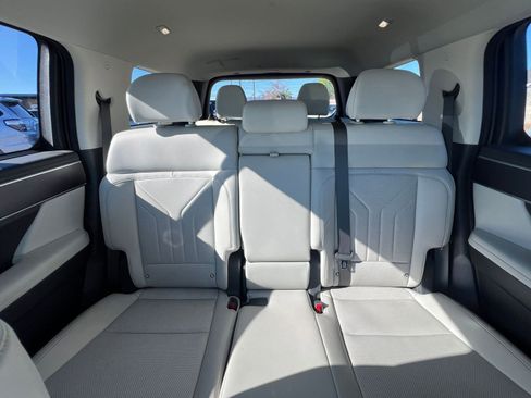 Used 2025 Hyundai Santa Fe SEL image 40