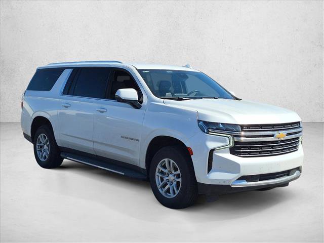 Used 2023 Chevrolet Suburban LT w/ Luxury Package AWD/4WD image 3