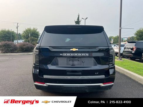 Used 2026 Chevrolet Suburban LT w/ Comfort Package AWD/4WD image 6