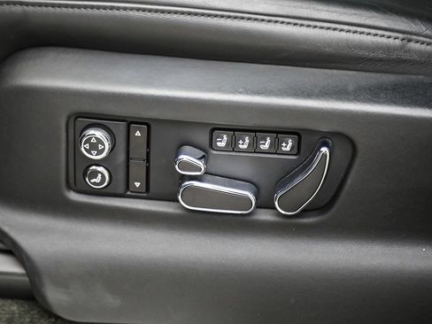 Used 2019 Bentley Bentayga image 19