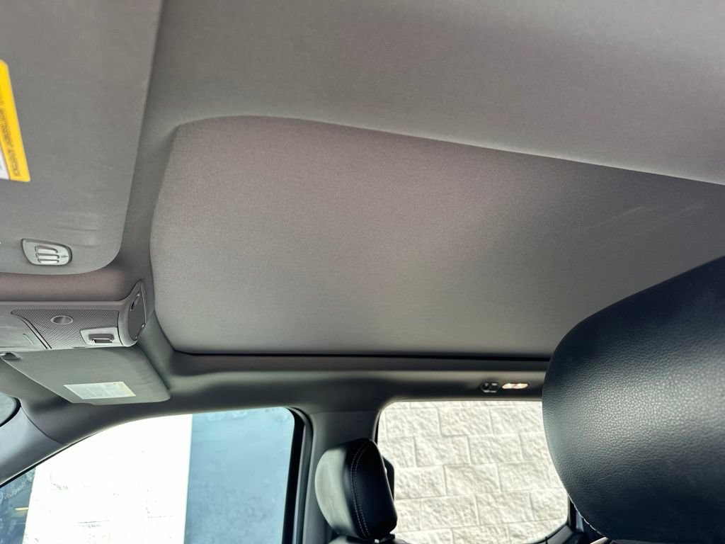 Used 2019 Ford F150 Lariat w/ Equipment Group 502A Luxury AWD/4WD image 15
