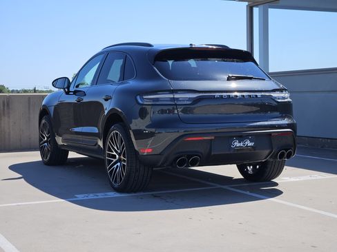 Certified 2026 Porsche Macan AWD/4WD image 3