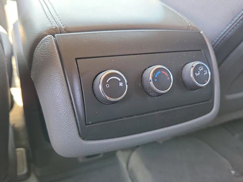 Used 2015 Chevrolet Traverse LS FWD image 13