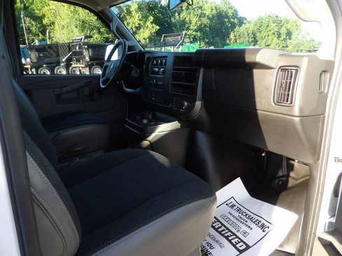 Used 2025 GMC Savana 2500 w/ Driver Convenience Package RWD image 34
