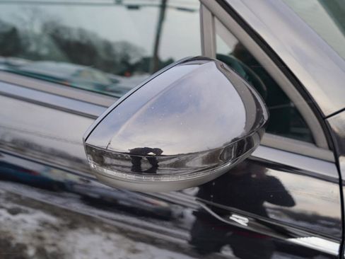 Used 2022 Volkswagen Tiguan SE R-Line image 25