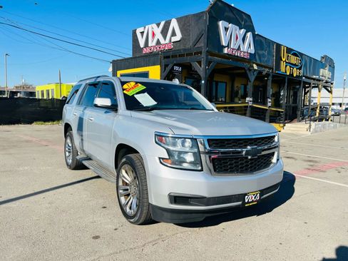 Used 2017 Chevrolet Tahoe LT image 3