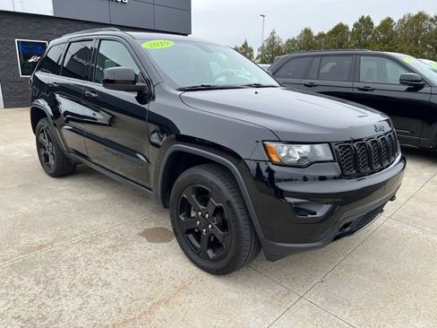 Certified 2019 Jeep Grand Cherokee Laredo AWD/4WD image 1