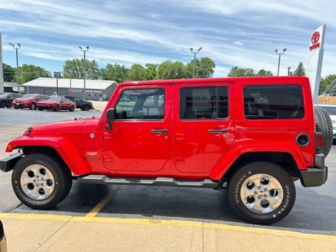 Used 2015 Jeep Wrangler Unlimited Sahara w/ Connectivity Group AWD/4WD image 6