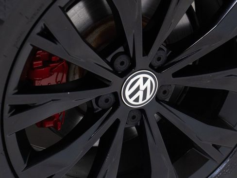 Used 2019 Volkswagen Tiguan SE w/ Panoramic Sunroof Package image 69