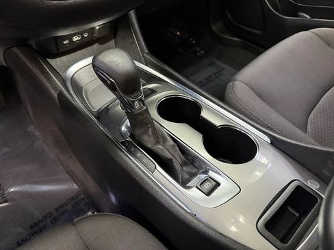 Used 2022 Chevrolet Malibu LT FWD image 17
