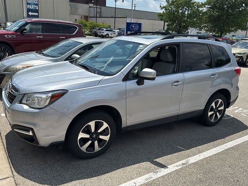 Used 2018 Subaru Forester 2.5i Premium w/ All-Weather Package AWD/4WD image 5