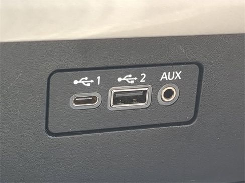 Used 2021 Nissan Altima 2.5 SV w/ SV Premium Package image 22