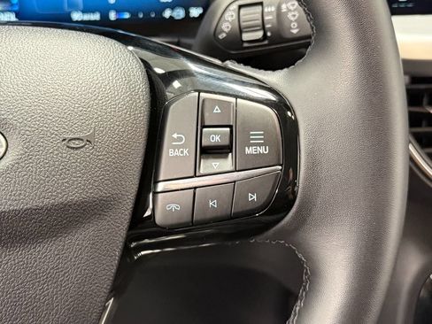 Used 2025 Ford Escape Platinum AWD/4WD image 17