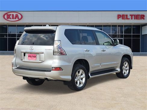 Used 2017 Lexus GX 460 image 4