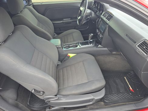 Used 2010 Dodge Challenger R/T image 15