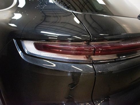 Certified 2026 Porsche Cayenne AWD/4WD image 11