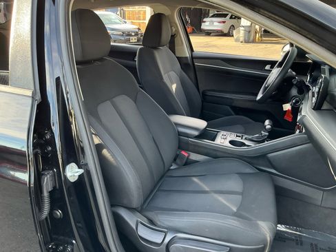 Used 2022 Kia K5 LX image 21