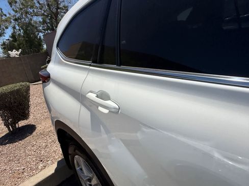 Used 2020 Toyota Highlander LE AWD/4WD image 7