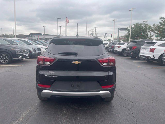 Used 2023 Chevrolet TrailBlazer LT w/ Convenience Package FWD image 3