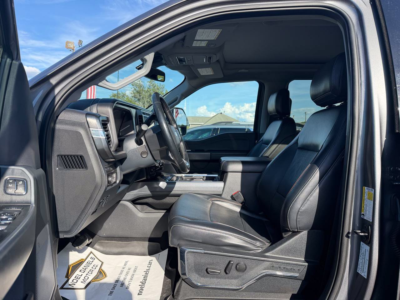 Used 2024 Ford F250 Lariat w/ Lariat Ultimate Package AWD/4WD image 5