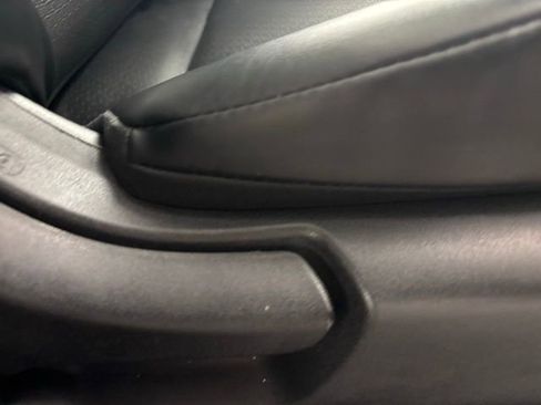 Used 2021 Nissan Rogue SV w/ Premium Package image 18