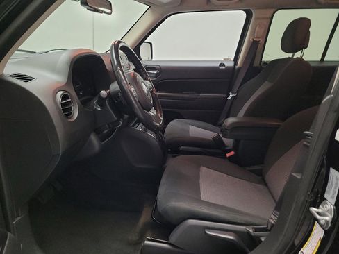Used 2017 Jeep Patriot Latitude FWD image 17