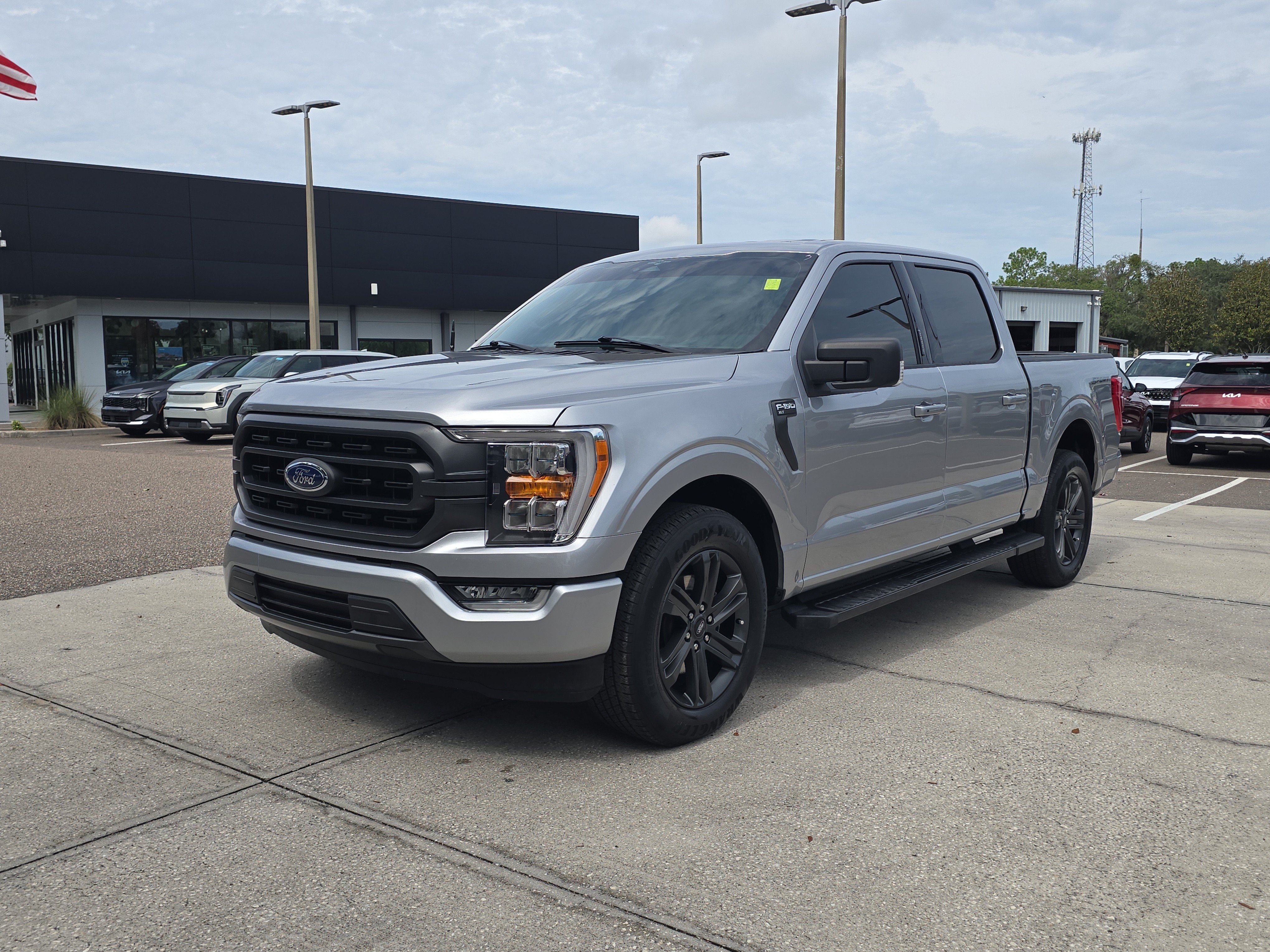 Used 2023 Ford F150 XLT w/ Equipment Group 302A High RWD image 4