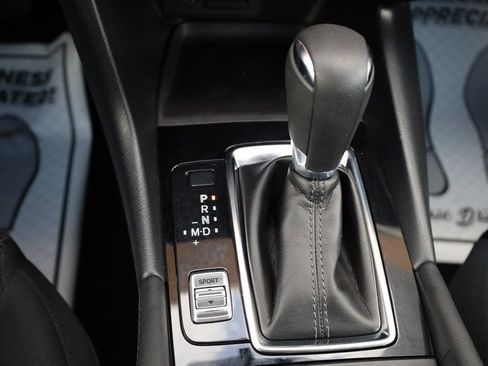 Used 2017 MAZDA MAZDA3 Sport w/ Preferred Equipment Package image 39