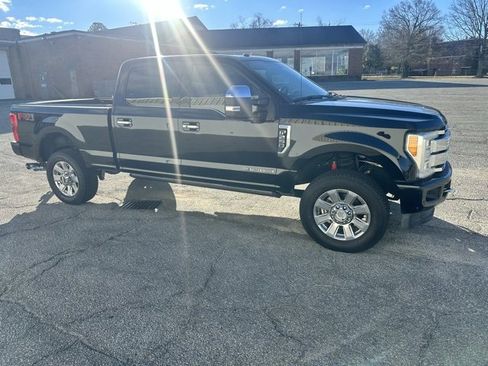 Used 2017 Ford F250 Platinum w/ Platinum Ultimate Package image 4