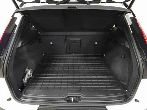 Certified 2023 Volvo XC40 Recharge Ultimate w/ Protection Package Premier image 10