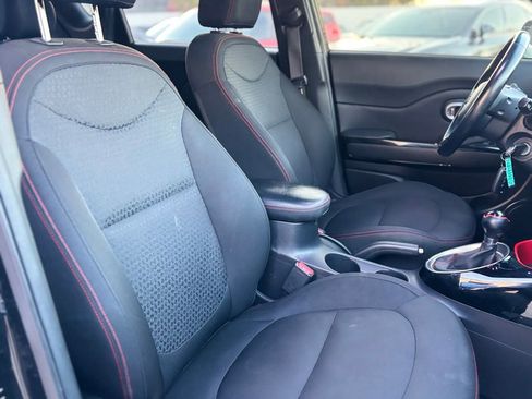 Used 2015 Kia Soul + image 14