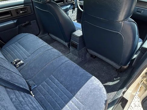 Used 1991 Oldsmobile Cutlass Calais Sedan FWD image 29
