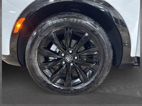 Used 2025 Buick Envista Sport Touring w/ Convenience I Package FWD image 12