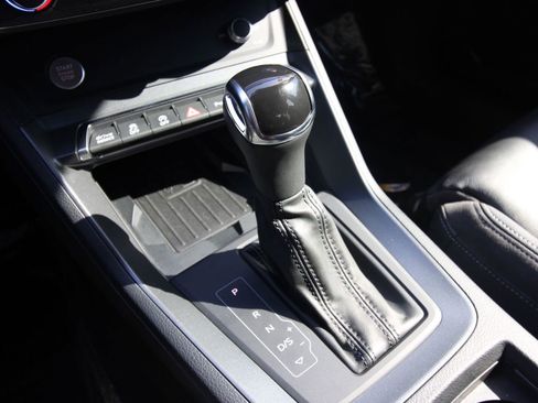 Used 2020 Audi Q3 2.0T Premium Plus image 17