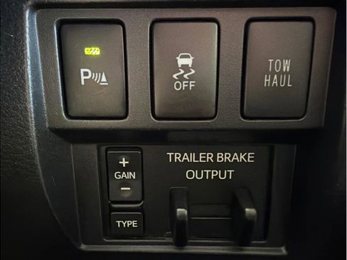 Used 2016 Toyota Tundra Platinum image 25