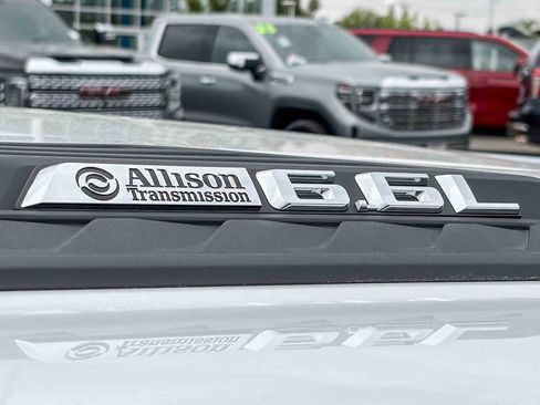 Used 2025 Chevrolet Silverado 2500 LT w/ Convenience Package AWD/4WD image 12