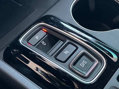 Used 2025 Honda Pilot Touring image 19