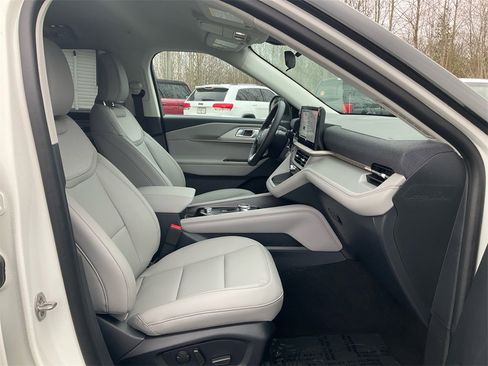 New 2026 Ford Explorer Active w/ Active Comfort Package image 12