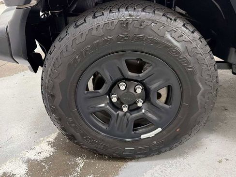 Used 2018 Jeep Wrangler Sport AWD/4WD image 10