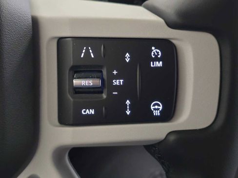 New 2026 Land Rover Defender 130 X-Dynamic SE AWD/4WD image 31