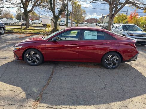 New 2025 Hyundai Elantra Sport image 4