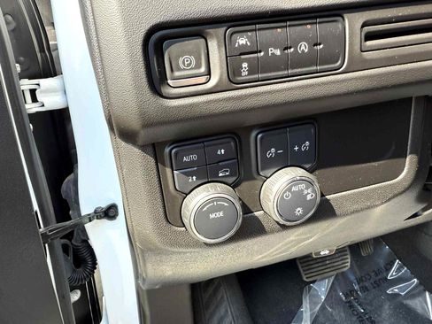 Used 2023 Chevrolet Tahoe LT image 17