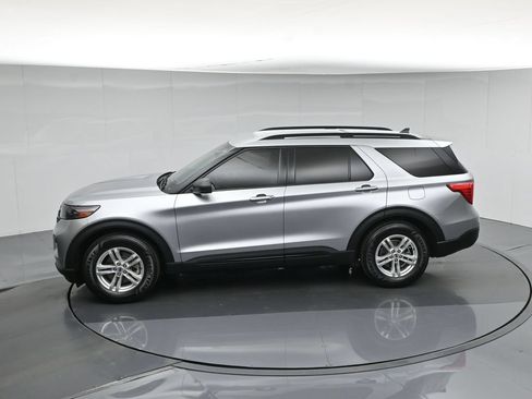 Certified 2023 Ford Explorer XLT RWD image 47